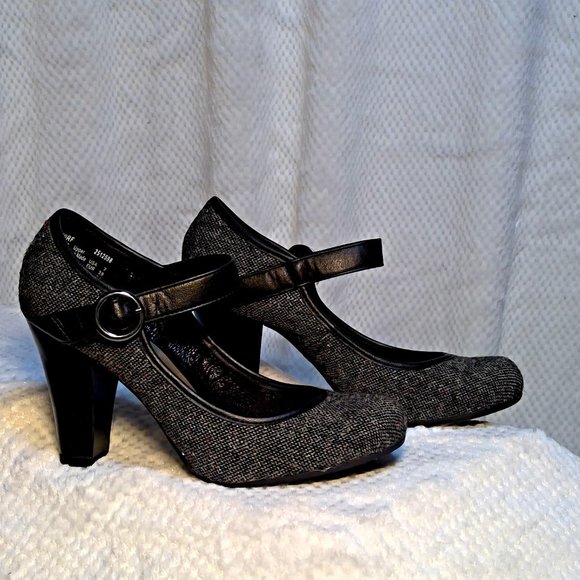 Black/white L.E.I Turf Heels - Picture 5 of 8